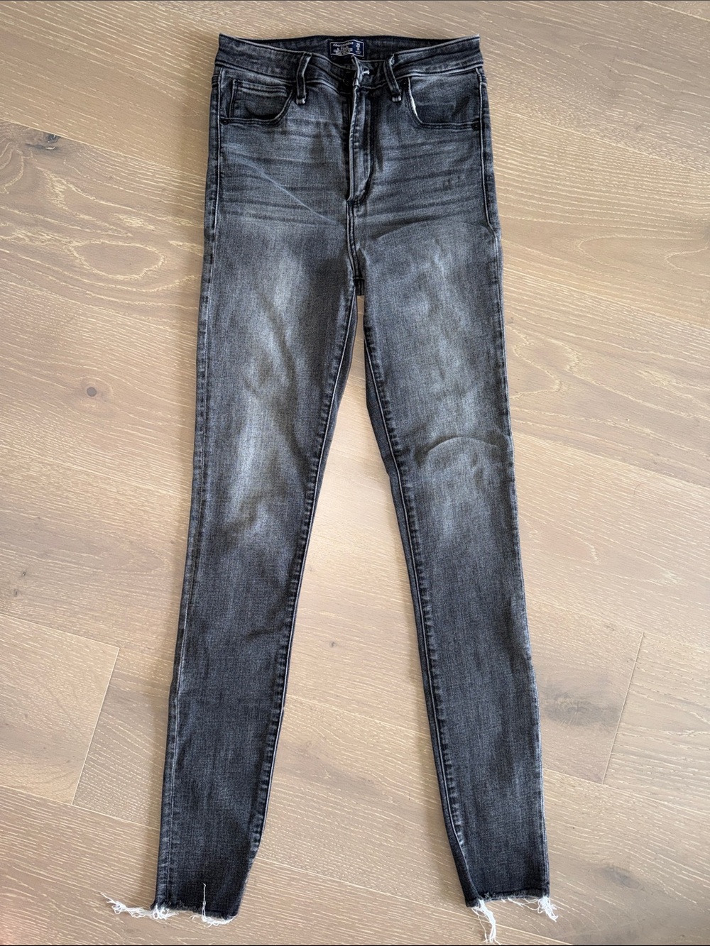 Abercrombie & Fitch High-Rise Women's Skinny Jeans - Washed Black size 25L